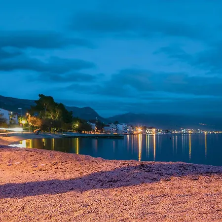 Amazing In Kastel Kambelovac With Kitchen Kaštela