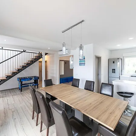 Amazing In Kastel Kambelovac With Kitchen