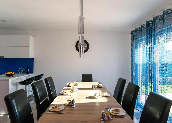 Beautiful In Kastel Kambelovac Feriehus *