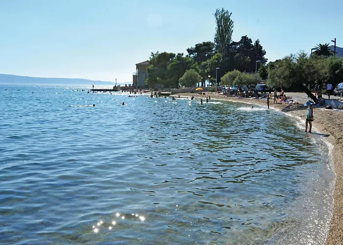 Feriehus Beautiful In Kastel Kambelovac *